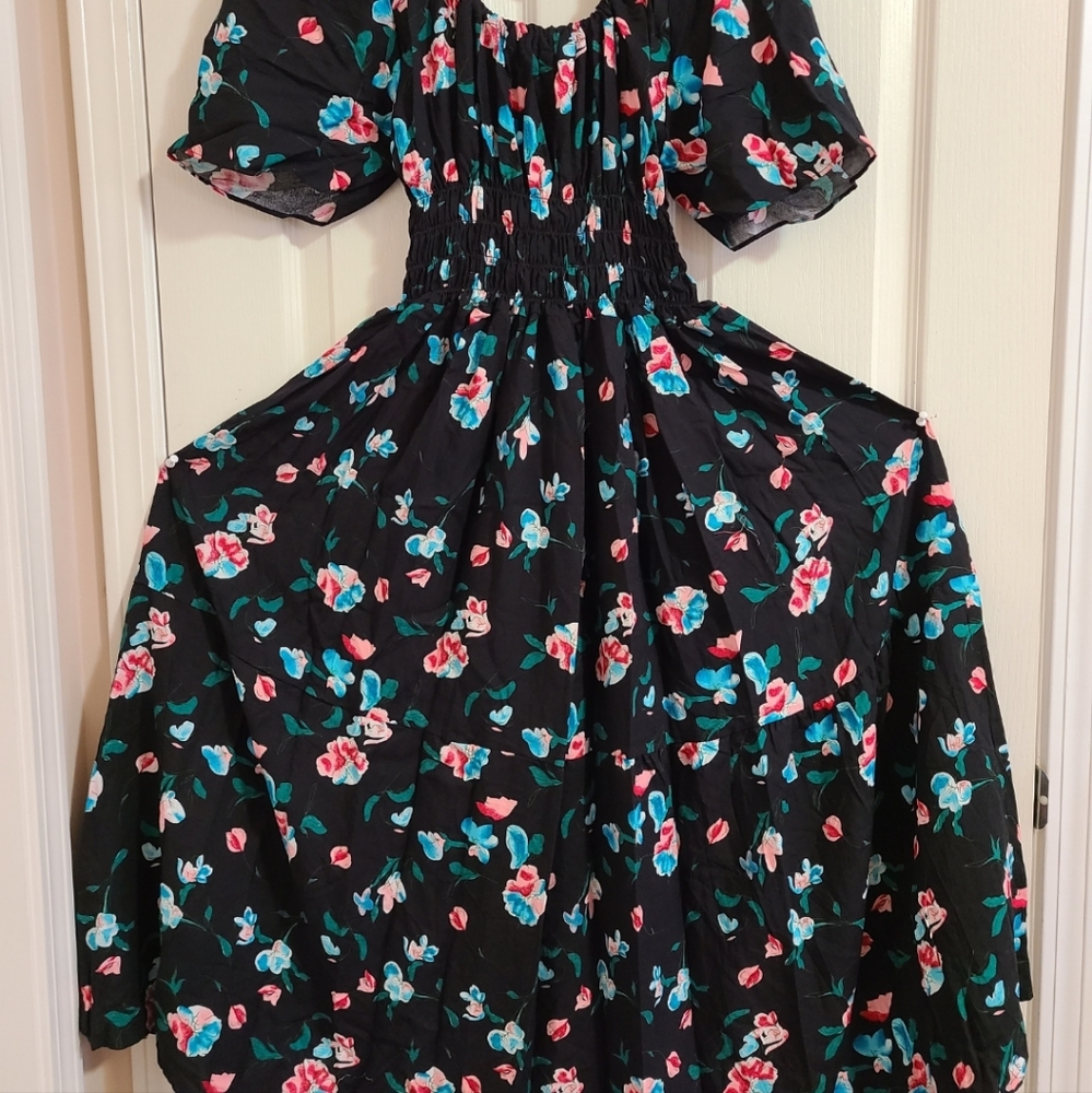 Smock summer dress printed size is small to medium
